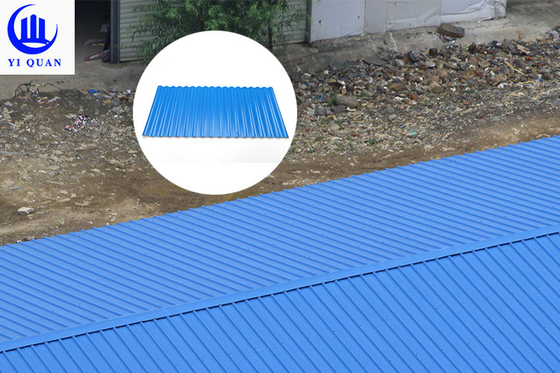 El PVC acanalado del aislamiento de calor cubrió las tablas plásticas del tejado para el taller
